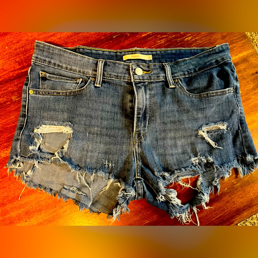 Levi red tag 711 distressed shorts